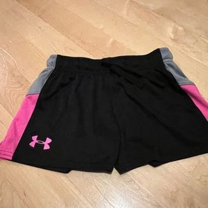 Under Armour youth girls shorts - size M